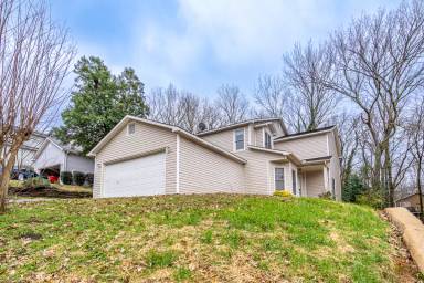 Main picture of 526 Farmingdale Rd SE