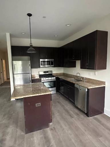 Main picture of 2500 Green Bay Rd