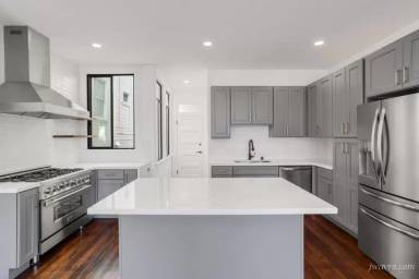 Main picture of 902 Vallejo St