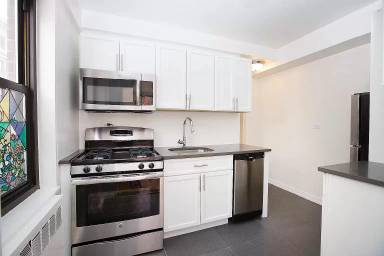 Main picture of 200 E 36th St Apartments