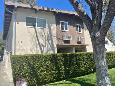 Main picture of 515 E 8th St