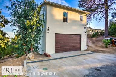 Main picture of 2101 Sapota Dr