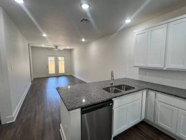 Main picture of 1826 Royal Loop