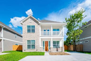 Main picture of 1442 Magnolia Dr