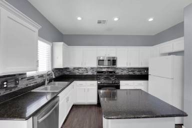Main picture of 7861 Juniper Forest St
