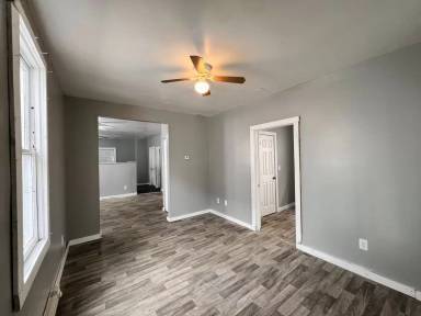 Main picture of 1037 Orchard St