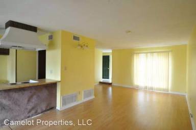 Main picture of 8 Crestwood Ct