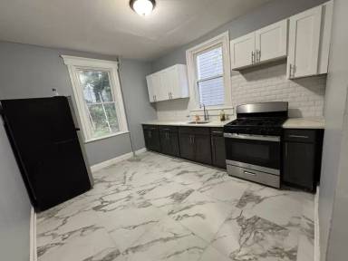 Main picture of 37 Seymour Ave