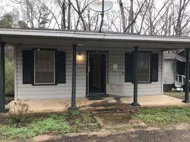 Main picture of 301 E Tennessee Ave