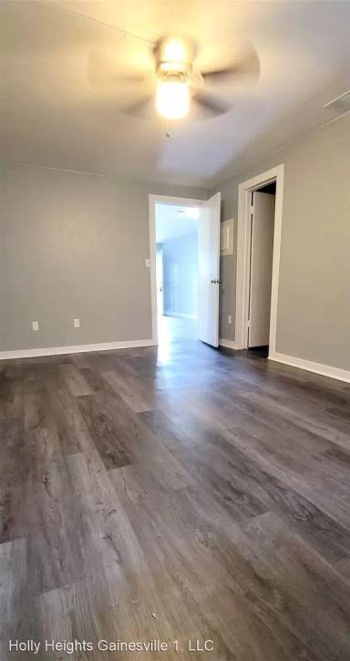 Main picture of 6722 SW 6th Pl