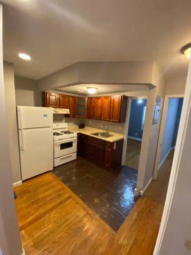 Main picture of 41 Rockaway Ave