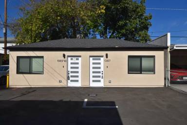 Main picture of 10839 Moorpark St