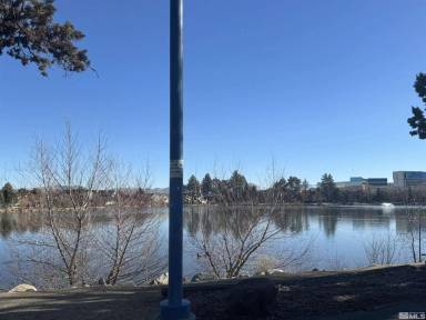 Main picture of 2125 Lakeside Dr