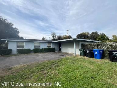 Main picture of 725 E Hollyvale St