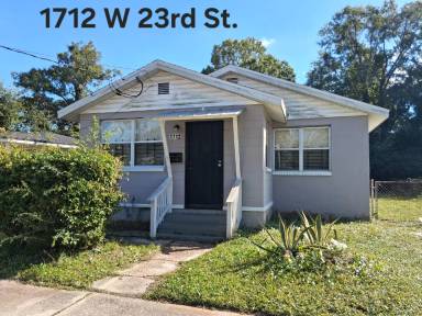 Main picture of 1712 W 23rd St