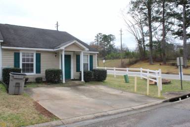 Main picture of 100 Clara Jean Court - 1