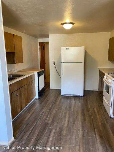 Main picture of 1131 1/2 Wood Ave