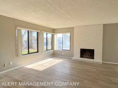 Main picture of 231 W Clara St