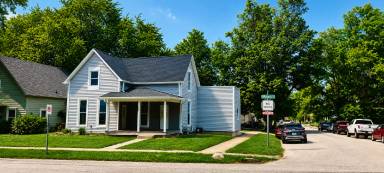 Main picture of 700 W Wabash Ave