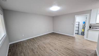 Main picture of 1660 SE Oak Grove Blvd