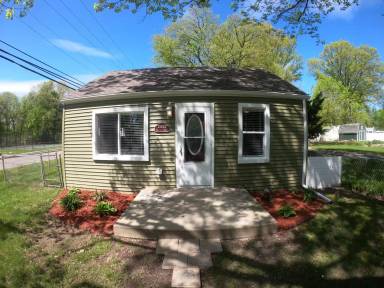 Main picture of 21503 Waldron St