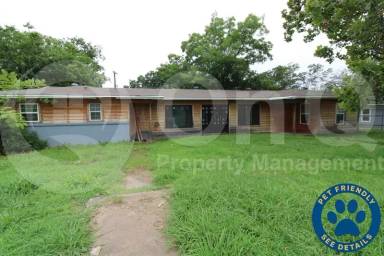 Main picture of 17 MacArthur Dr