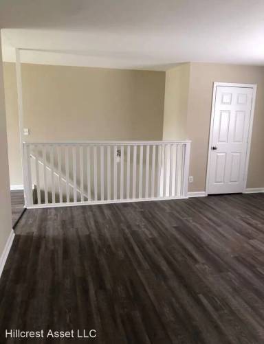 Main picture of Hillcrest Apartments