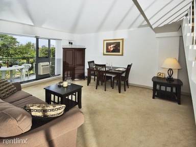 Main picture of 100 Memorial Dr Apartments