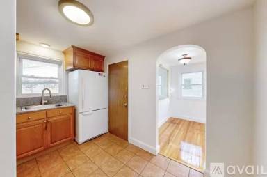Main picture of 14 Grew Hill Rd
