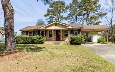 Main picture of 325 Whitehall Dr