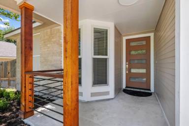 Main picture of 11932 Shropshire Blvd