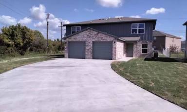 Main picture of 2816 Leroy Circle - B
