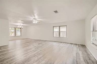 Main picture of 858 Fillmore Dr