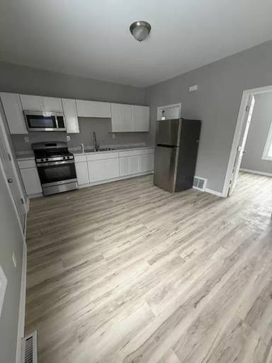 Main picture of 1646 Center St
