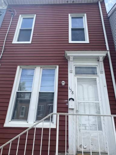 Main picture of 158 Walnut St