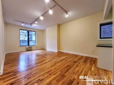 Main picture of 1425 N Dearborn St