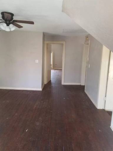 Main picture of 302 W Houston St