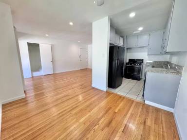 Main picture of 3345 Mentone Ave