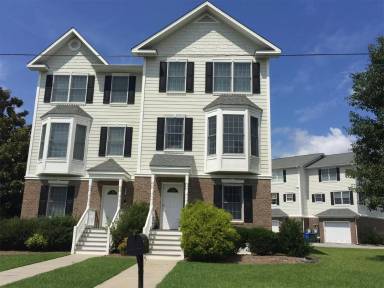 Main picture of 405 Freemason St