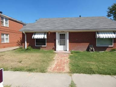 Main picture of 1615 S Ong St