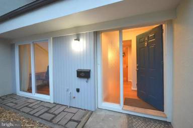 Main picture of 2366 Southgate Sq