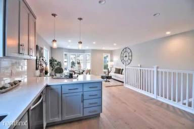 Main picture of 11 Orange Ave