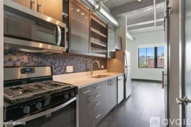 Main picture of 2101 S Wabash Ave