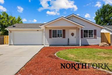 Main picture of 301 S Queens Dr