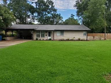 Main picture of 604 Maple St