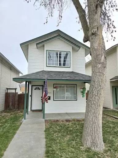 Main picture of 1804 S Broxon St