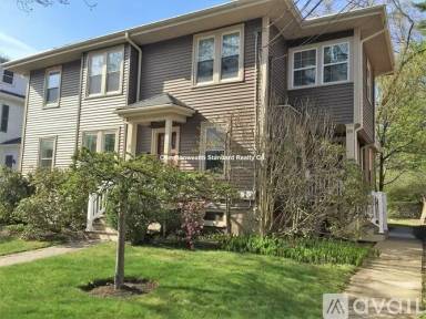 Main picture of 17 Hillside Rd