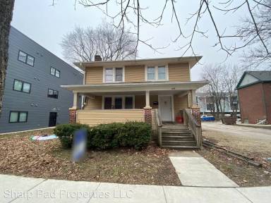 Main picture of 205 S Wright St