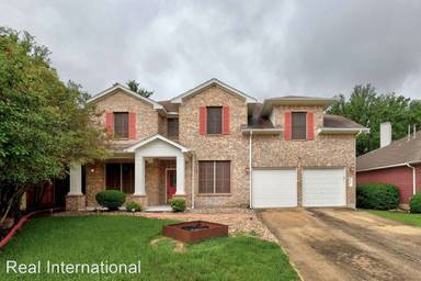 Main picture of 1801 Castleguard Way