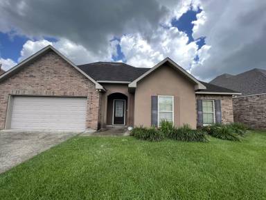 Main picture of 17066 Jamestowne Dr
